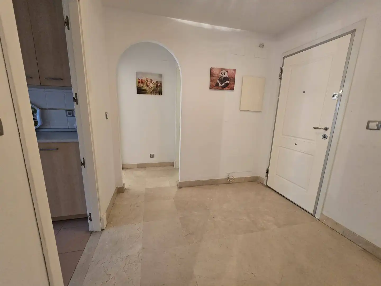 Erdgeschoss zum Verkauf in Manilva mit Klimaanlage, Terrasse und Möbliert