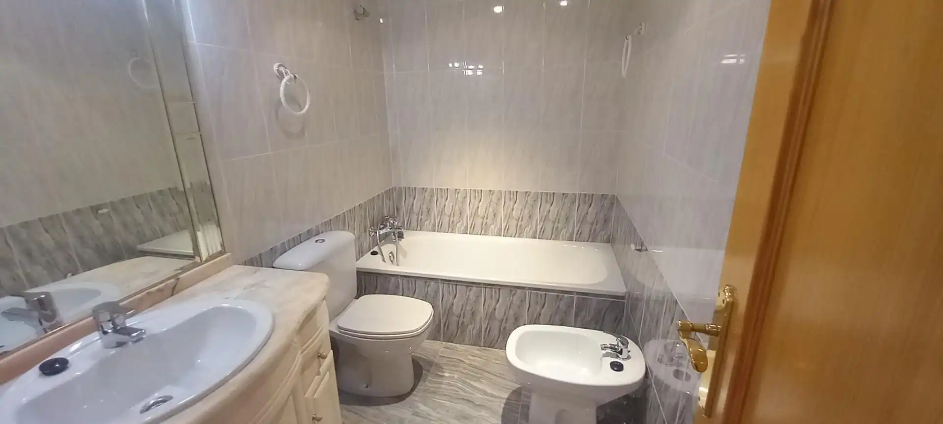 Bathroom of Flat for sale in Manises