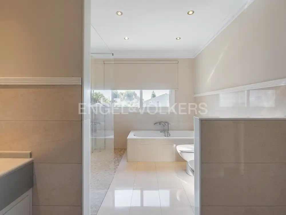 Bathroom of Houses for rent in Bétera  with Air Conditioner, Heating and Private garden