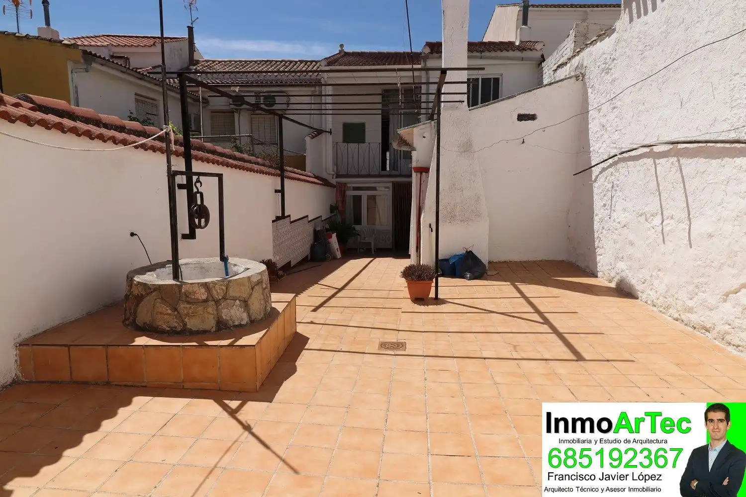 Vista exterior de Casa o xalet en venda en Íllora amb Terrassa, Traster i Balcó