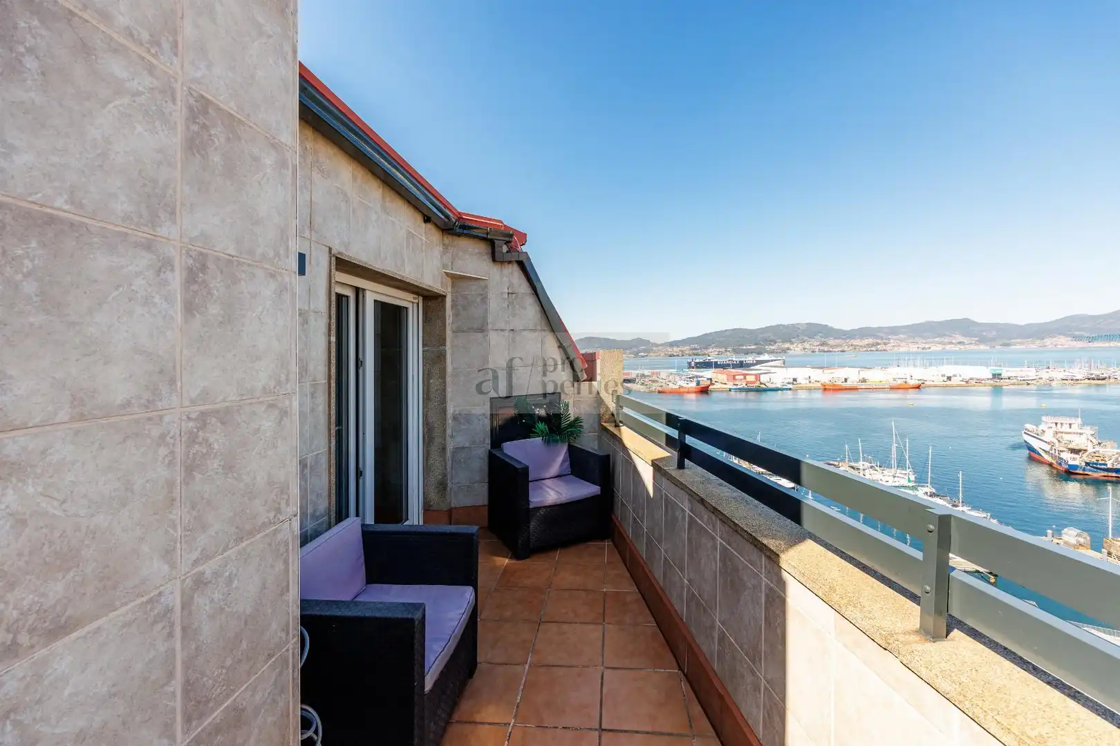 Terraza de Ático en venta en Vigo  con Calefacción, Parquet y Terraza