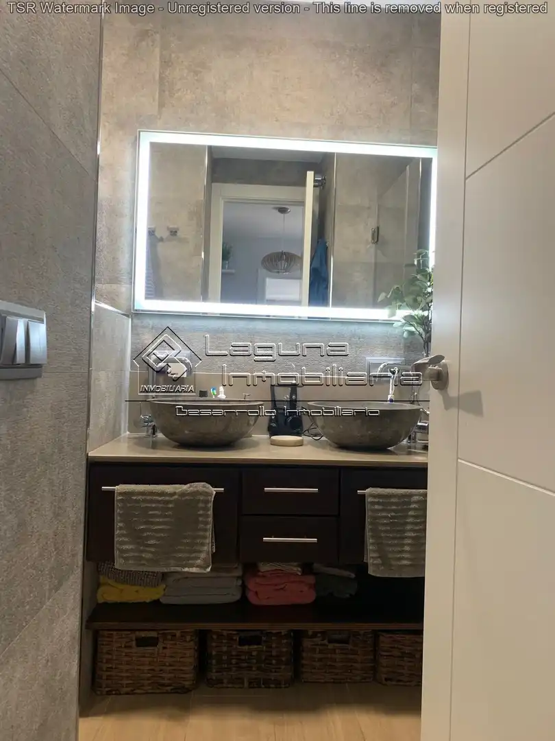 Badezimmer von Wohnung zum Verkauf in Cádiz mit Klimaanlage, Terrasse und Abstellraum