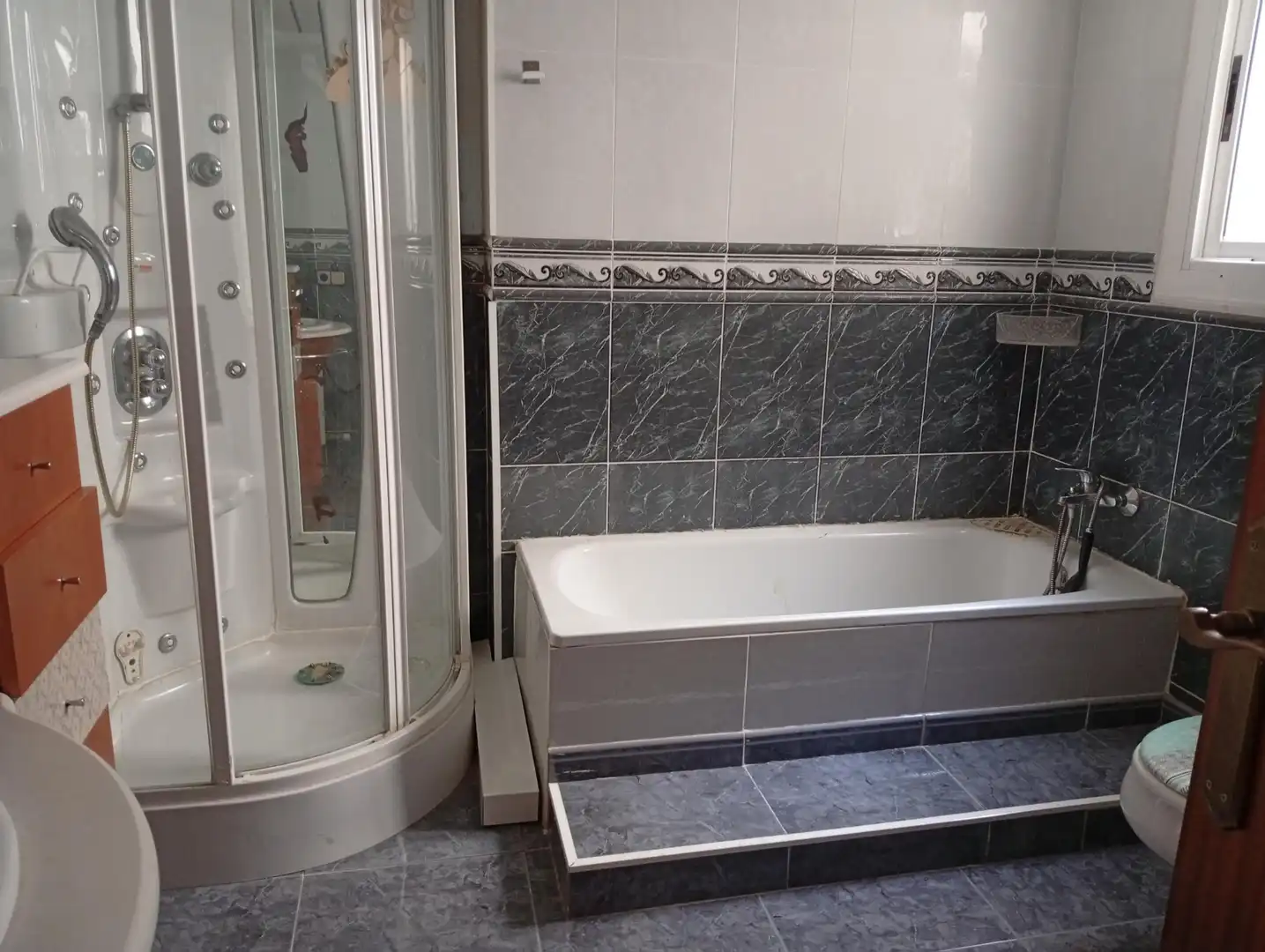 Baño de Piso en venta en Reus con Calefacción, Terraza y Balcón