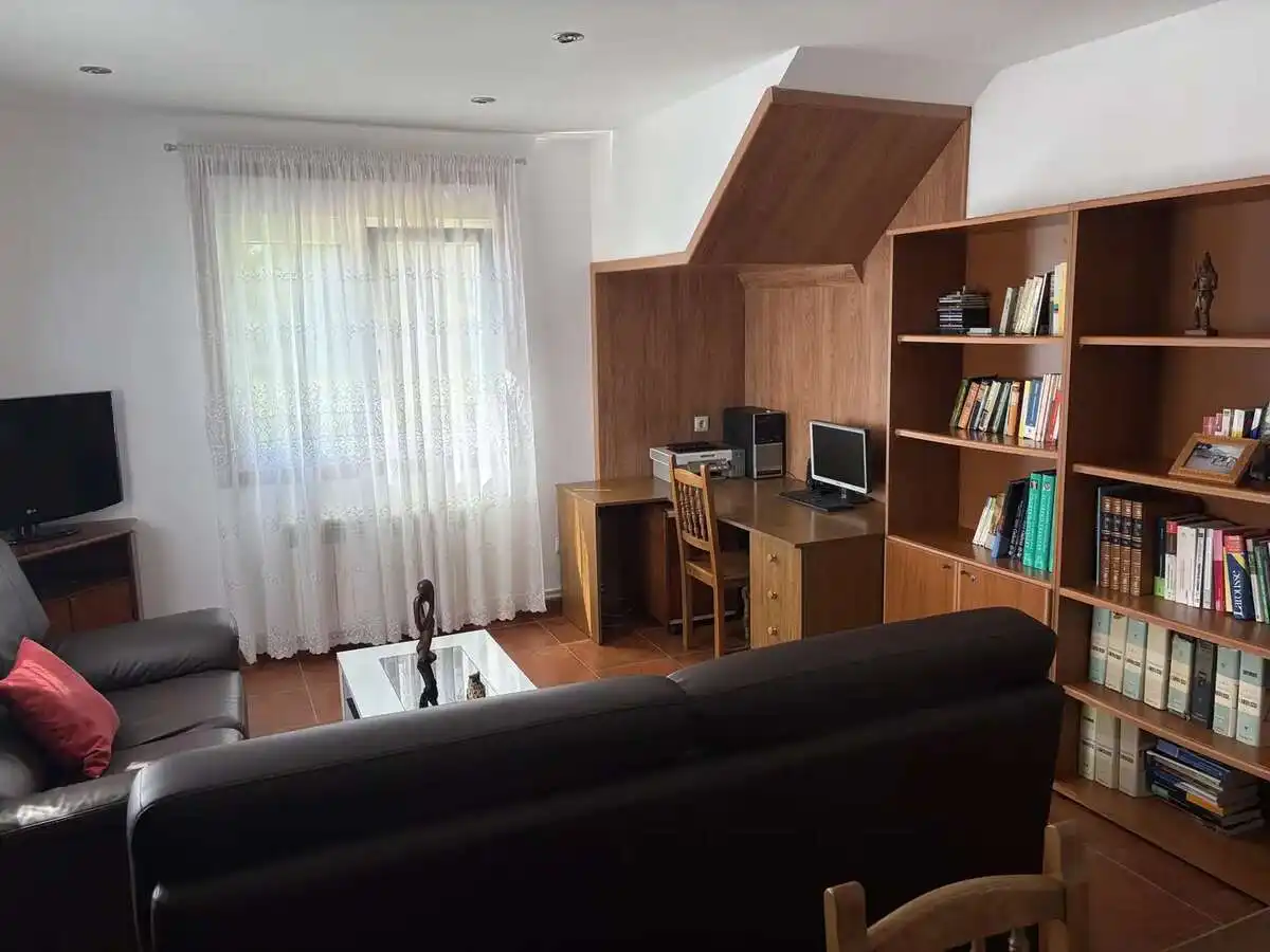 Casa adosada en venta en Oroso