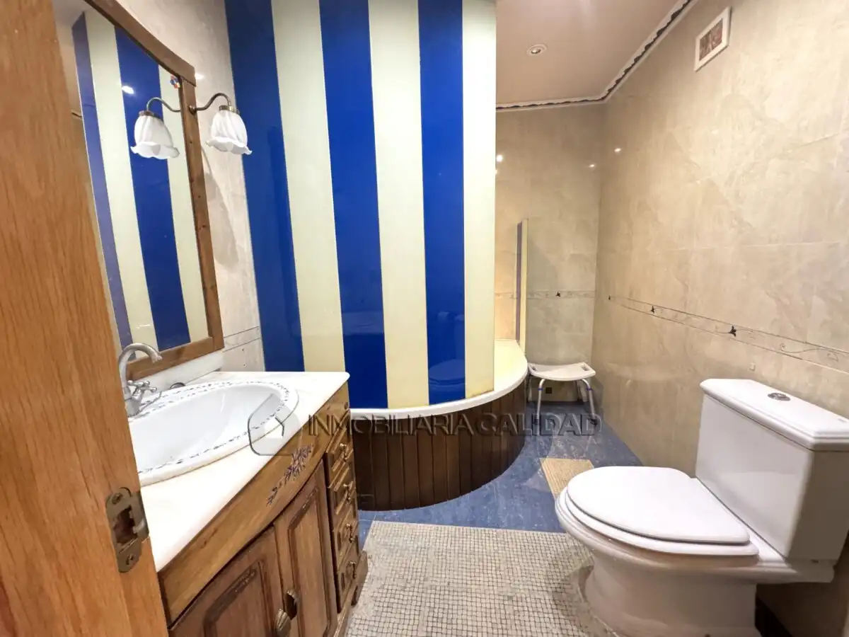 Bathroom of Houses for sale in Burgos  with Heating