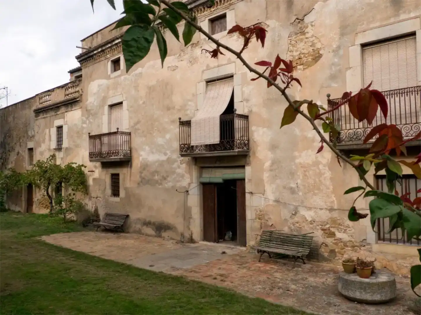 Vista exterior de Finca rústica en venda en Celrà amb Balcó