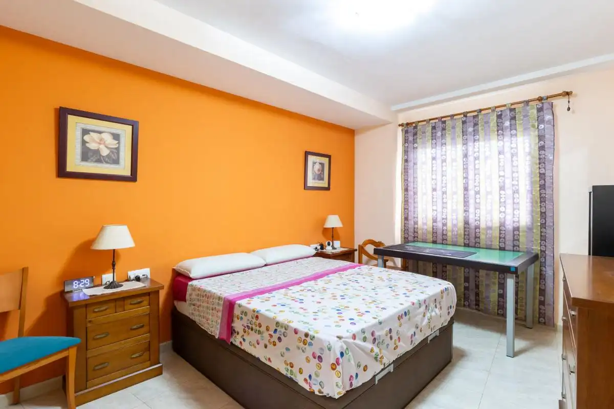 Schlafzimmer von Wohnung zum Verkauf in Montserrat mit Klimaanlage und Heizung