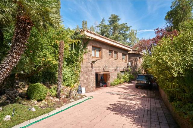 Casa-chalet en Venta en Valdemarín