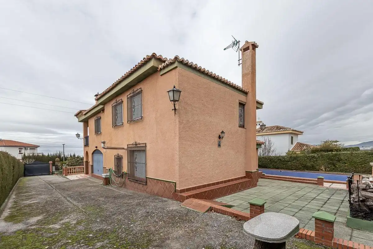 Vista exterior de Casa o chalet en venta en Villa de Otura con Jardín privado y Piscina