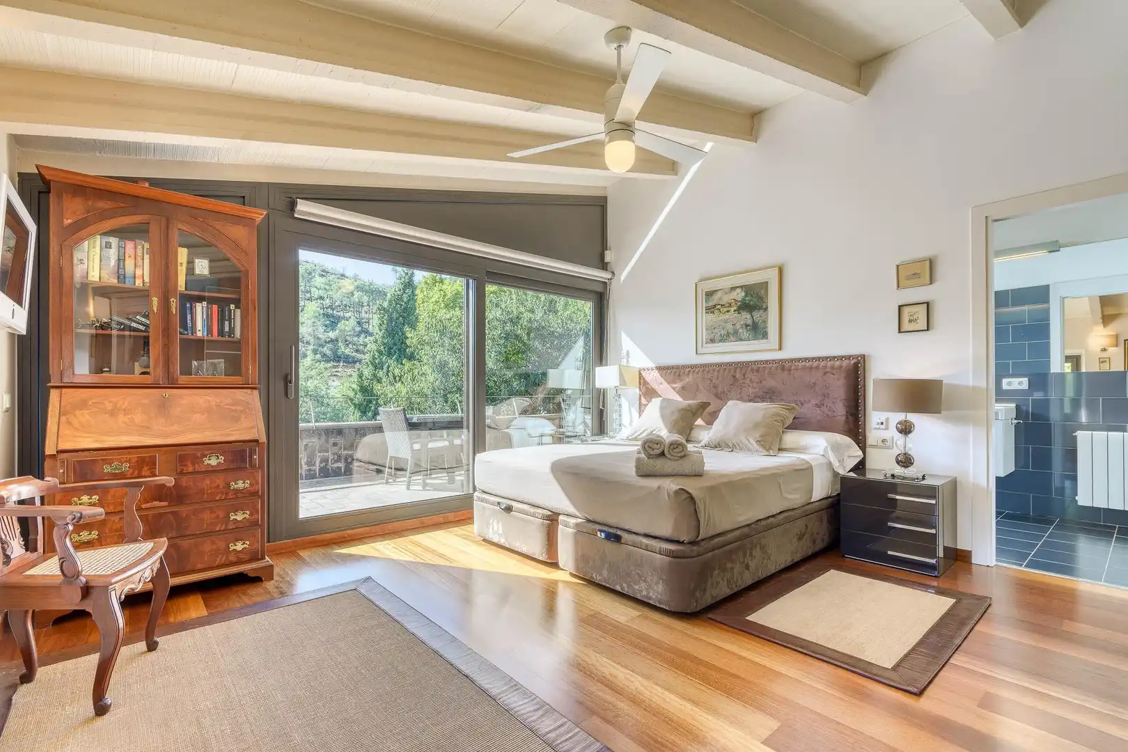 Habitación de Finca rústica en venta en Boadella i les Escaules con Calefacción, Jardín privado y Terraza