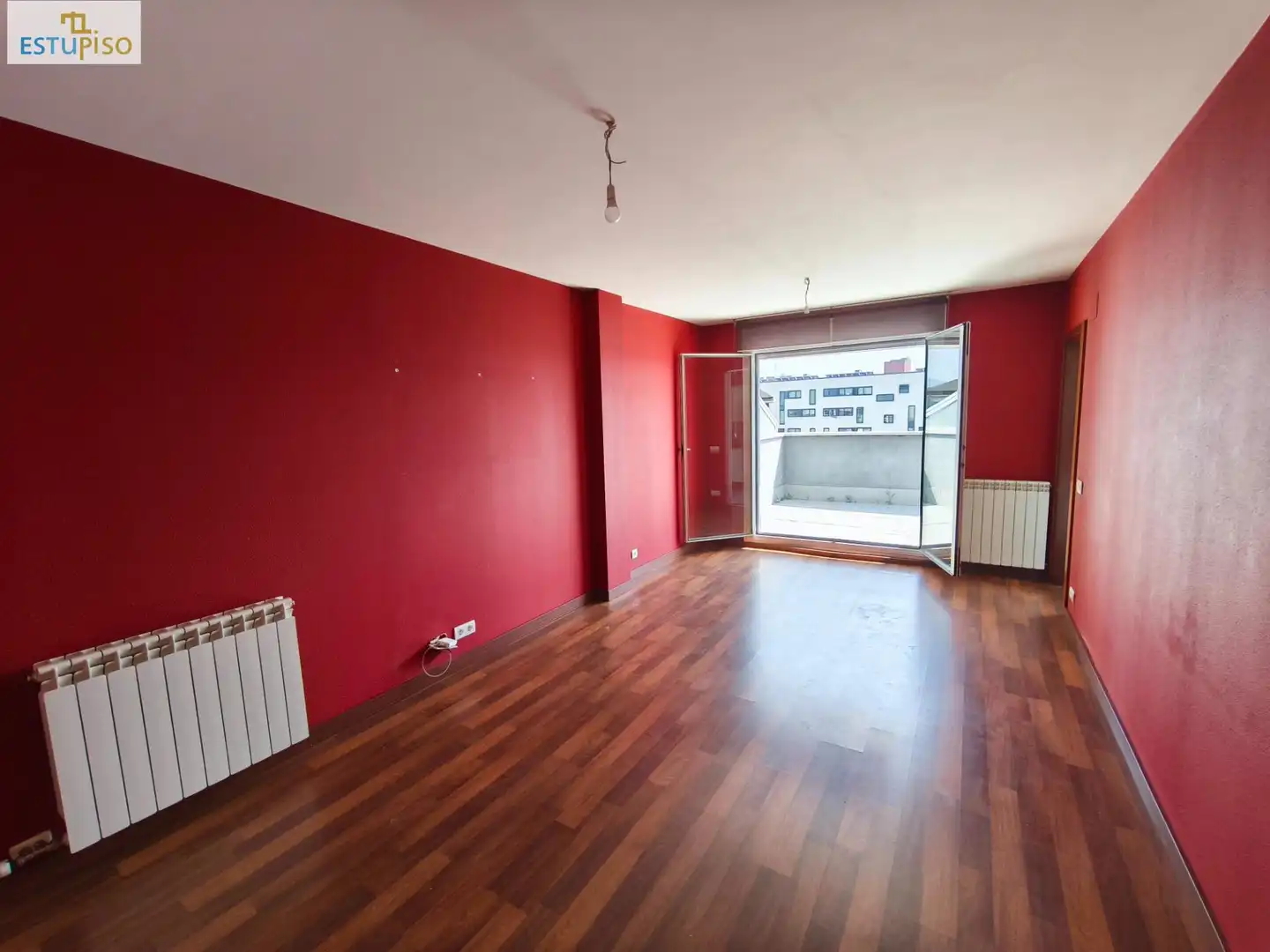 Sala d'estar de Pis en venda en Vitoria - Gasteiz amb Calefacció, Parquet i Terrassa