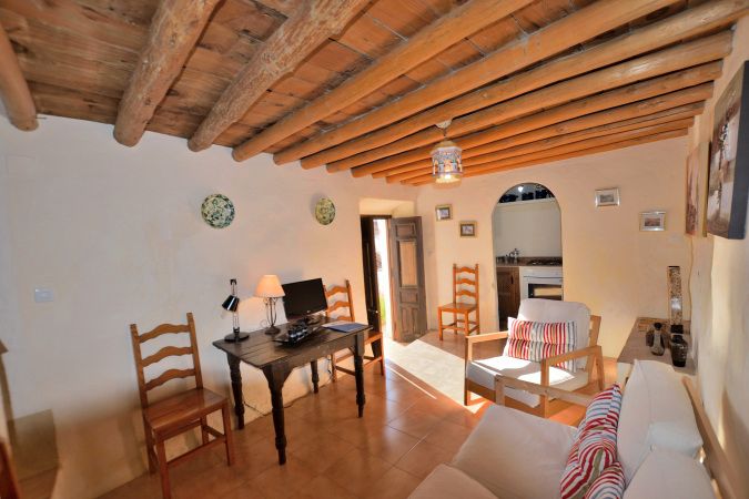 Sala d'estar de Casa adosada en venda en Montejaque amb Terrassa i Balcó