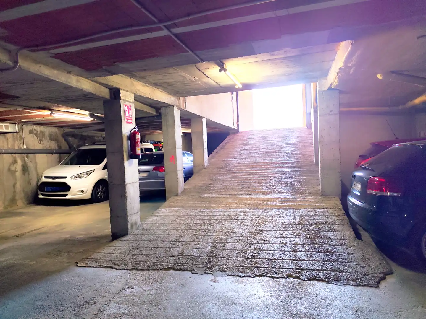 Parkplatz von Wohnung zum Verkauf in Òdena mit Heizung, Parkett und Möbliert