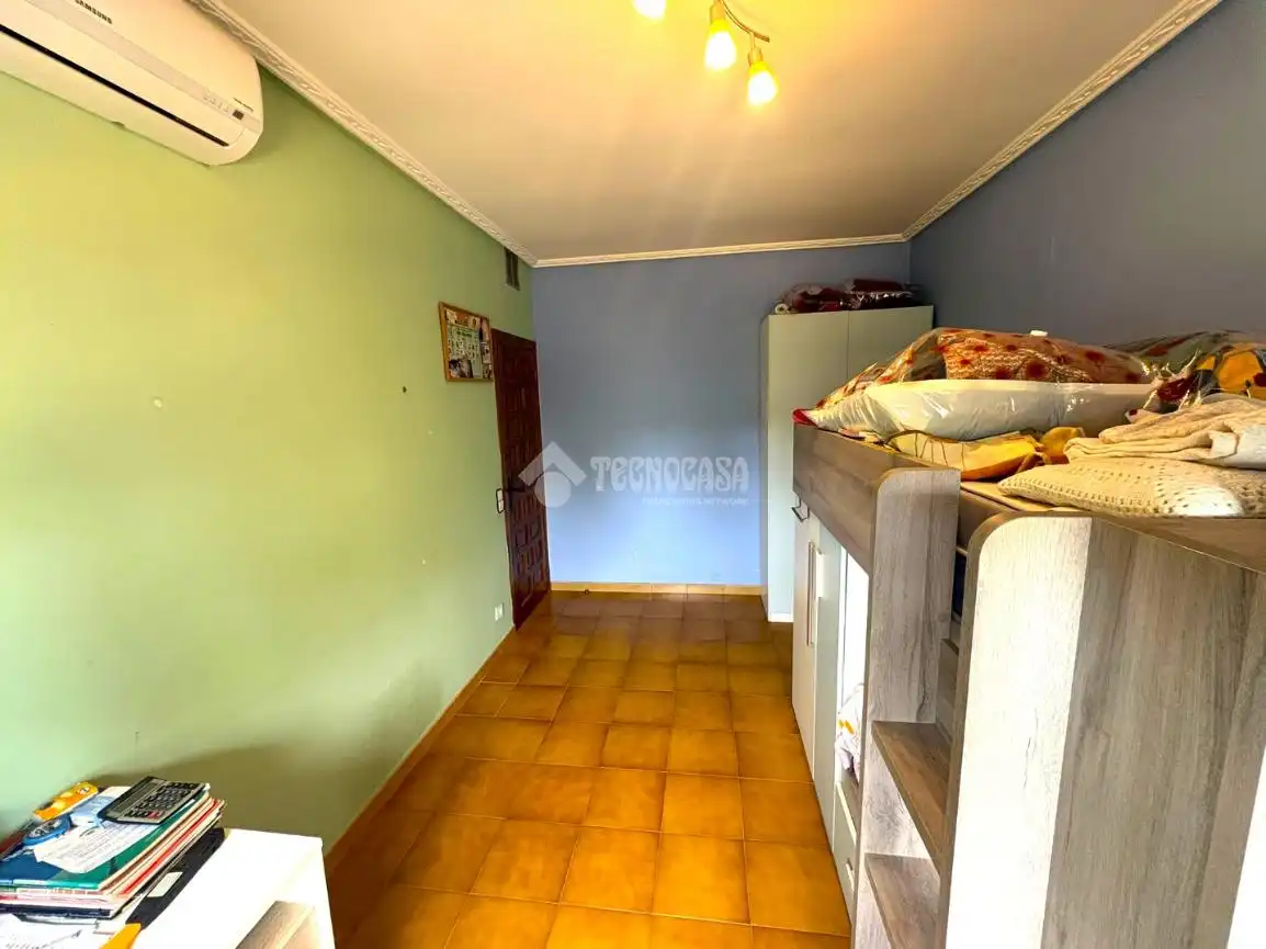 Dormitori de Casa o xalet en venda en Zaragoza amb Aire condicionat, Calefacció i Terrassa