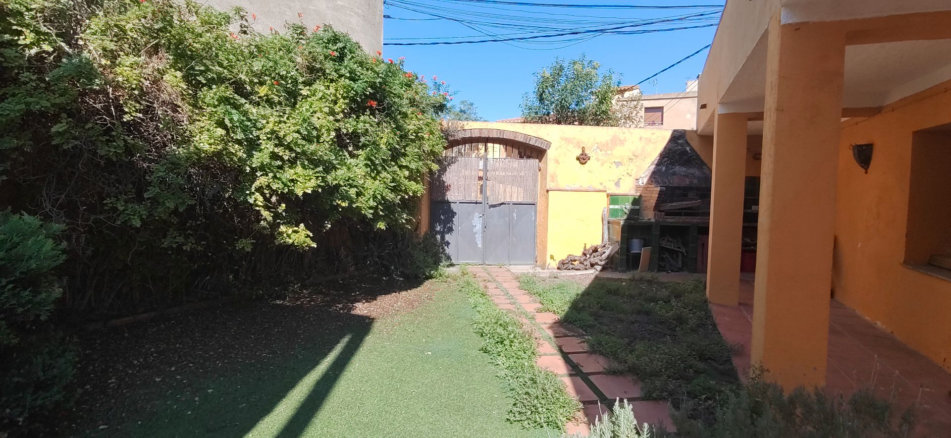 Jardín de Finca rústica en venta en Garriguella con Aire acondicionado, Calefacción y Jardín privado