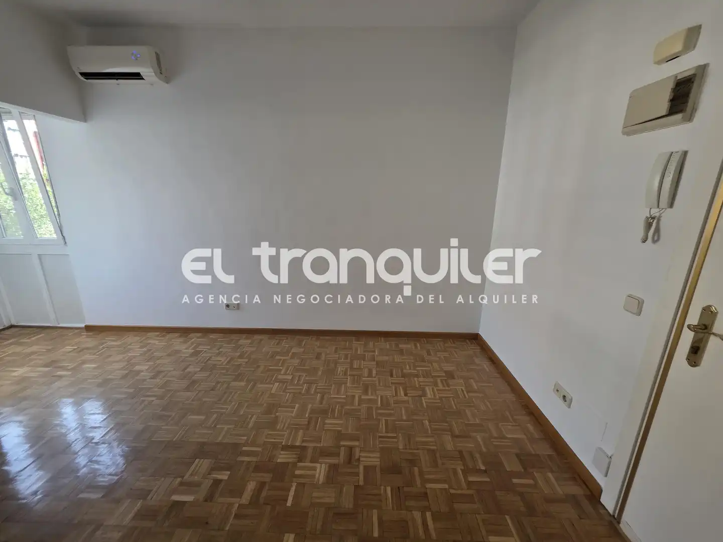 Study for rent in Madrid  with Air Conditioner, Parquet flooring and Washing machine