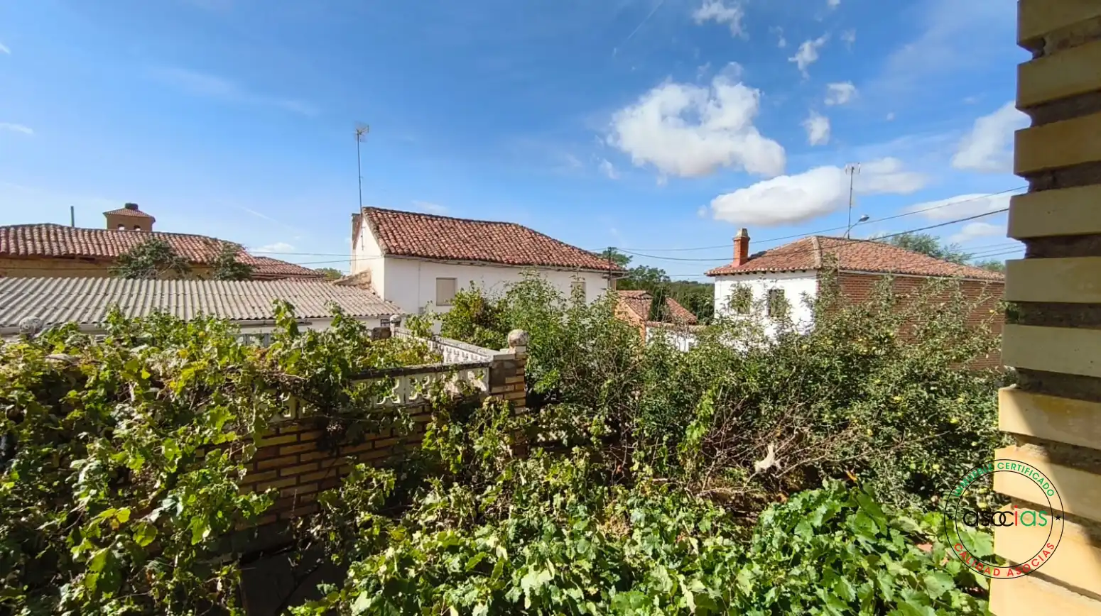 Vista exterior de Casa o chalet en venta en Villazanzo de Valderaduey con Jardín privado, Terraza y Amueblado