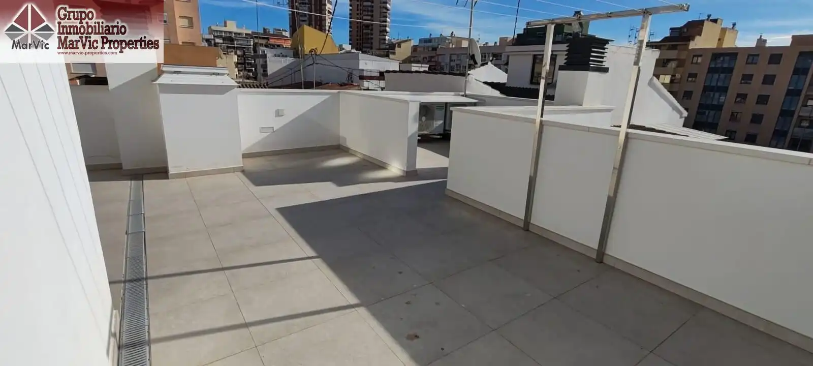 Terrassa de Casa o xalet en venda en Benidorm amb Aire condicionat i Jardí privat