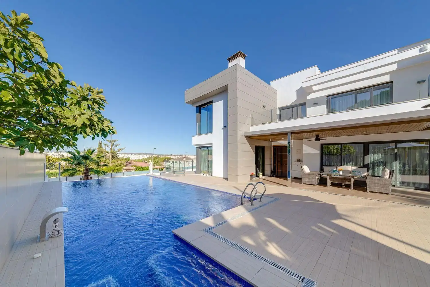 Detached house with pool for sale in Avenida del Doctor Ángel García Rogel, imagen 6