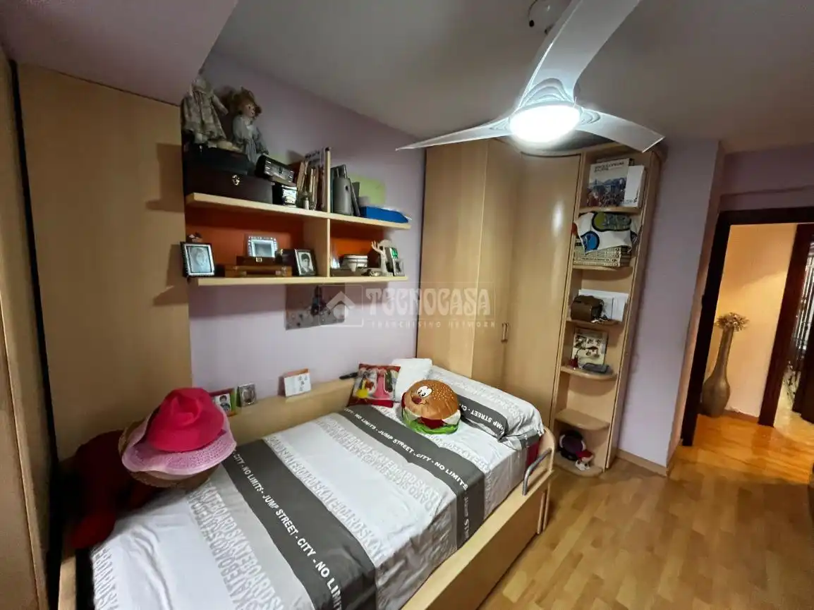 Flat for sale in C. de María Moliner, Barrio de San José