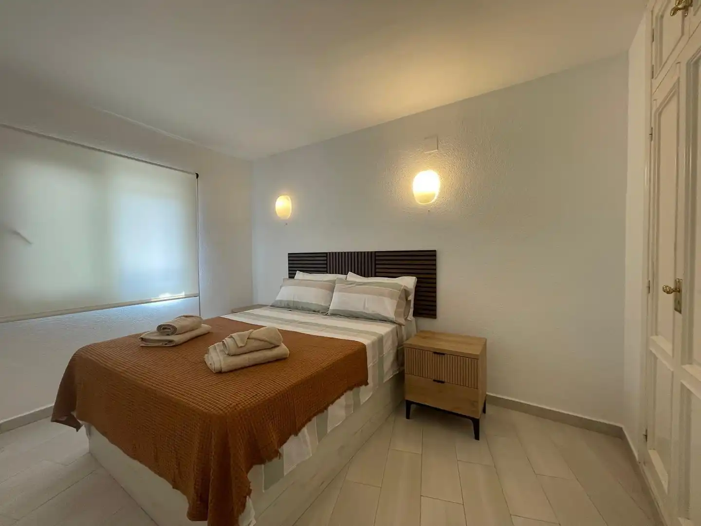 Habitación de Apartamento de alquiler en Dénia con Jardín privado, Terraza y Amueblado