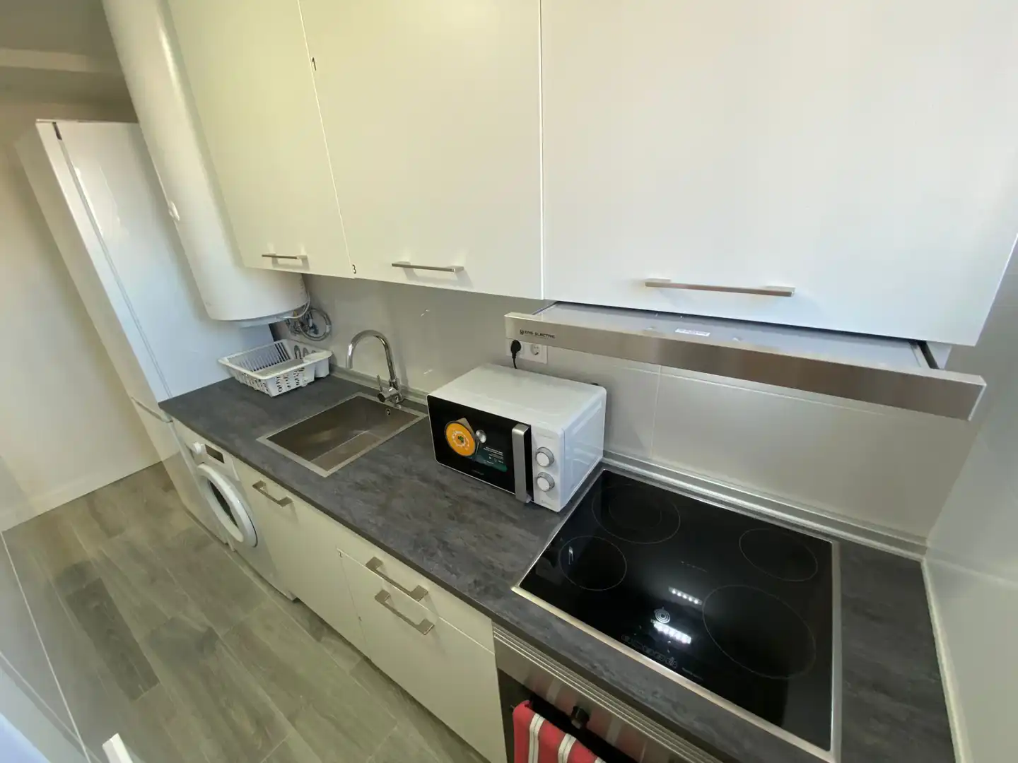 Cocina de Piso de alquiler en Madrid con Calefacción, Amueblado y Horno
