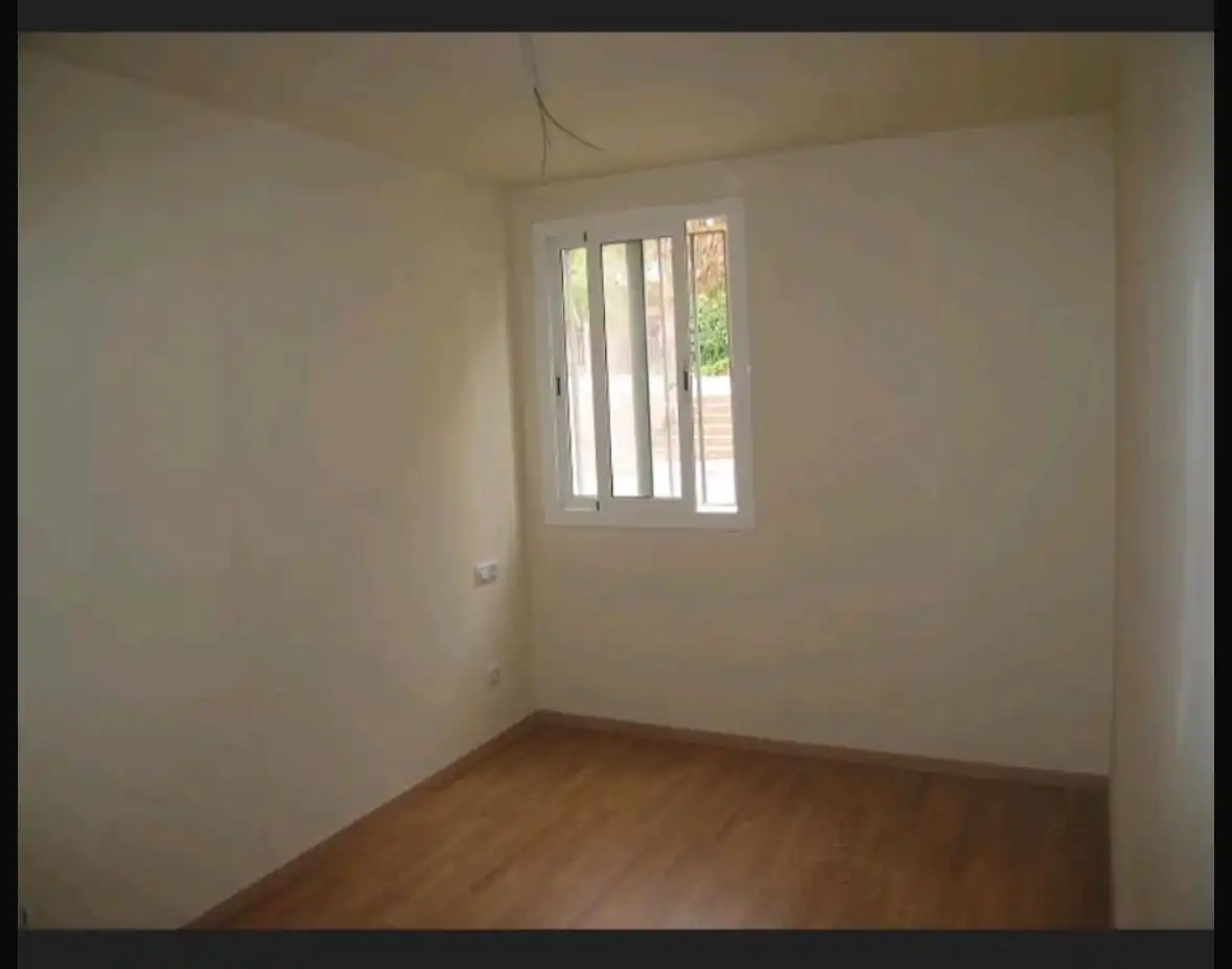 Habitación de Piso en venta en Cornellà de Llobregat con Parquet y Horno