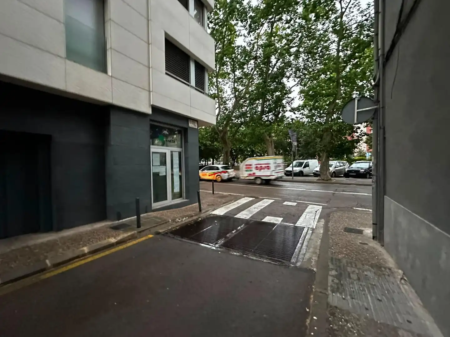 Vista exterior de Garatge de lloguer en Girona