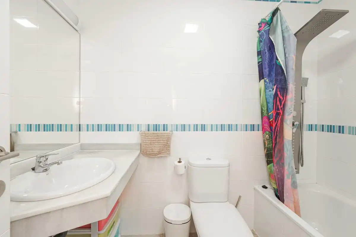 Baño de Casa o chalet en venta en Huévar del Aljarafe con Aire acondicionado, Calefacción y Jardín privado
