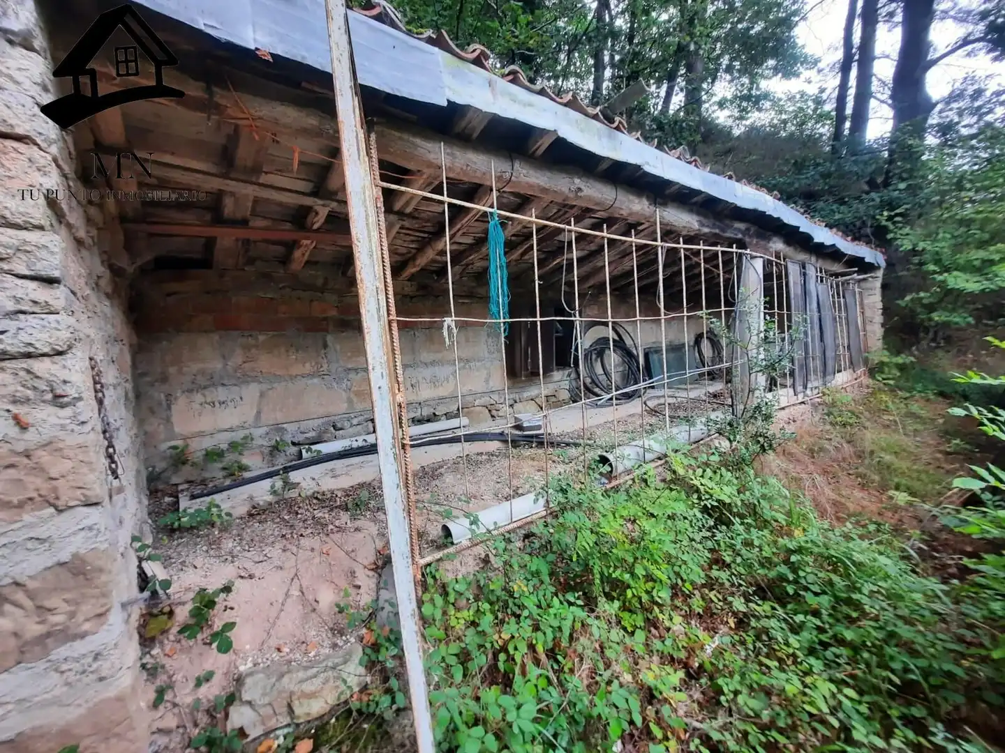 Vista exterior de Casa o xalet en venda en Luena  amb Calefacció i Jardí privat
