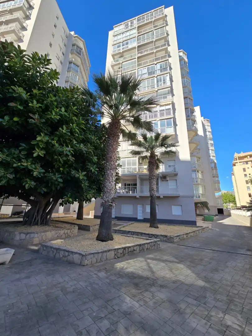 Außenansicht von Wohnungen zum Verkauf in Calpe / Calp mit Klimaanlage, Heizung und Privatgarten
