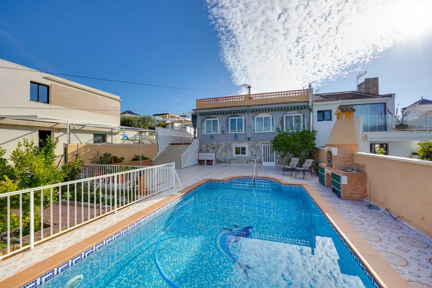 Piscina de Casa adosada en venta en Torrevieja con Aire acondicionado, Calefacción y Jardín privado