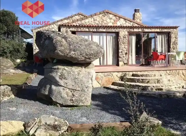 Vista exterior de Finca rústica en venda en Villacastín amb Jardí privat, Terrassa i Moblat