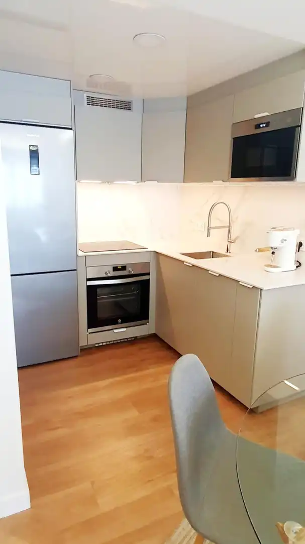 Cocina de Apartamento de alquiler en Oviedo  con Calefacción y Amueblado