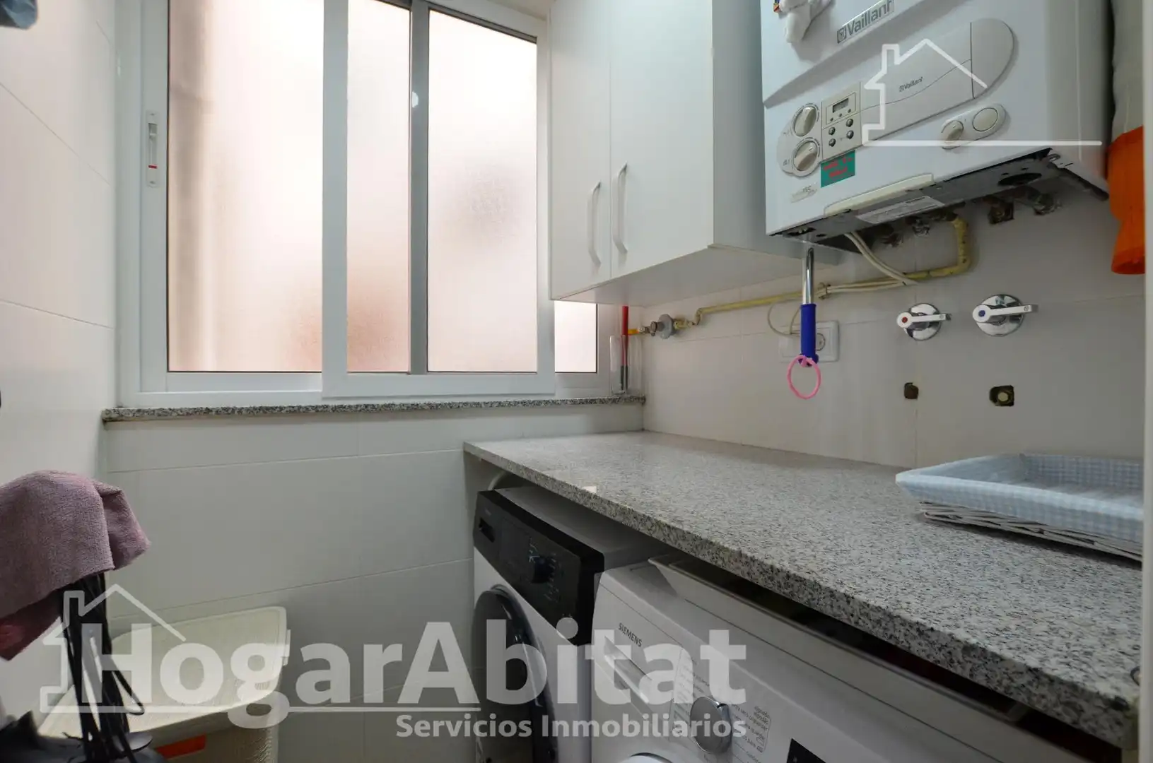 Habitación de Piso en venta en Tavernes de la Valldigna con Balcón