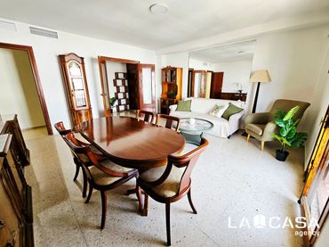 Flat with lift for sale in Casco Antiguo