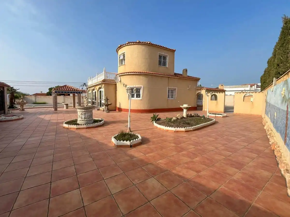 Detached house with pool for sale in Zona Carrefour - Urbanizaciones, imagen 4