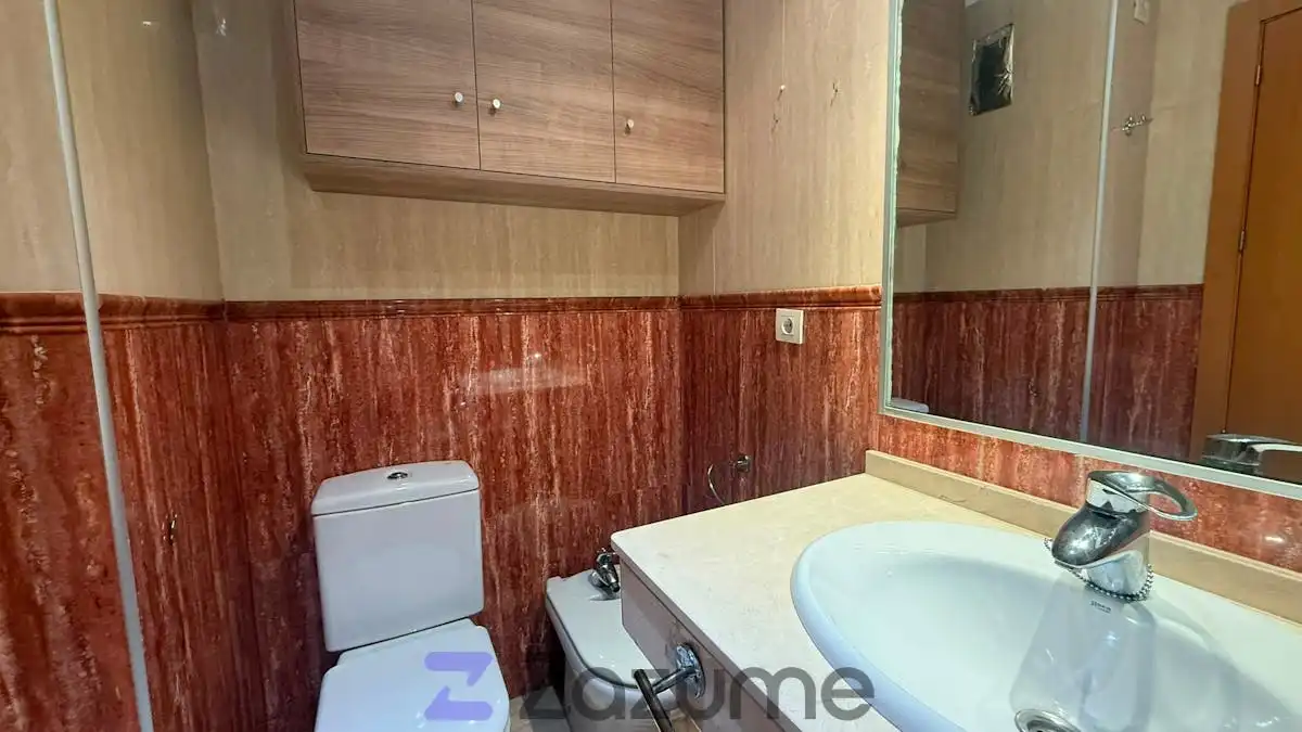 Badezimmer von Wohnung zur Miete in Murcia mit Klimaanlage, Heizung und Terrasse