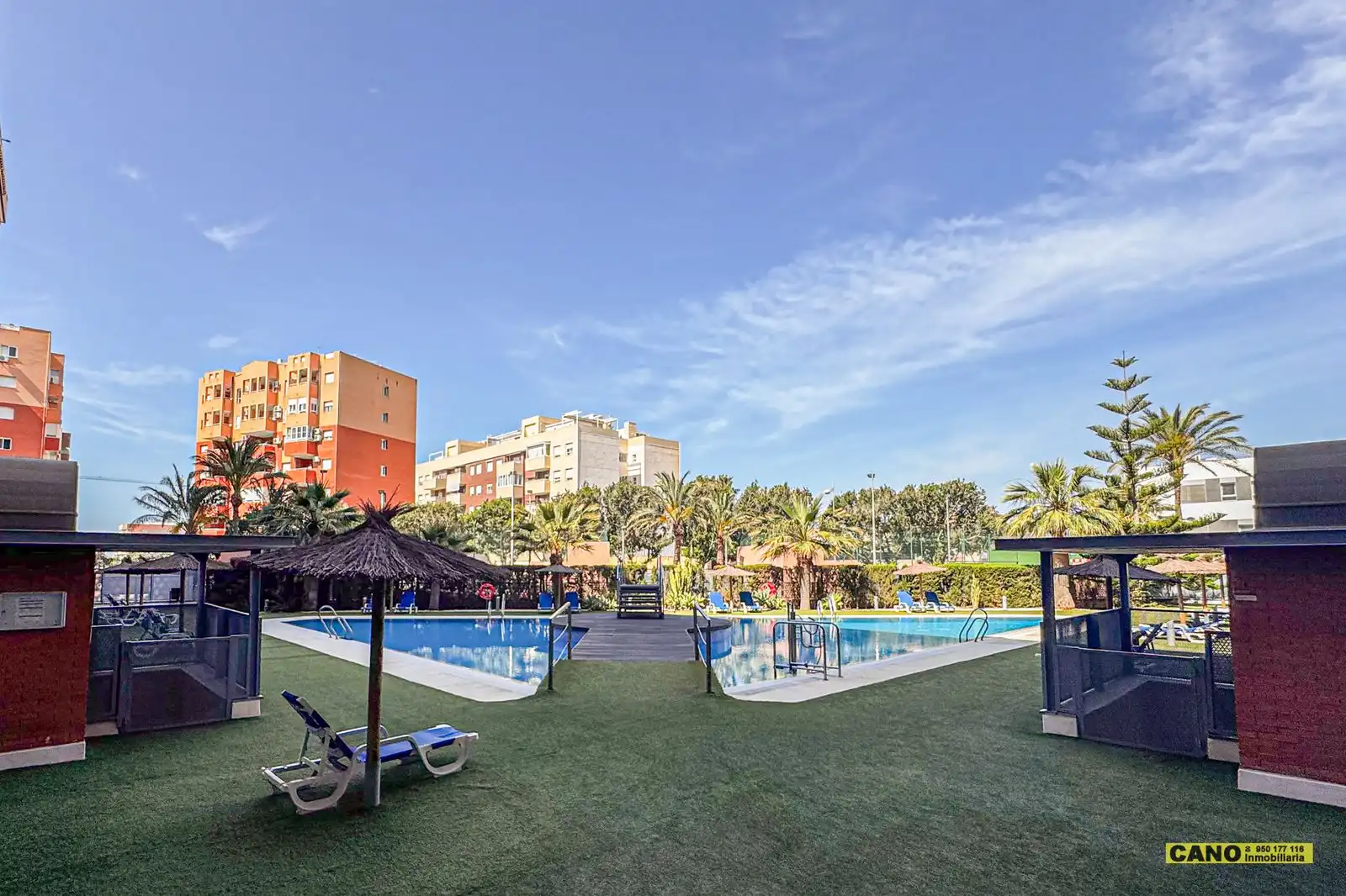 Swimming pool of Flat for sale in Almería  with Air Conditioner, Heating and Terrace