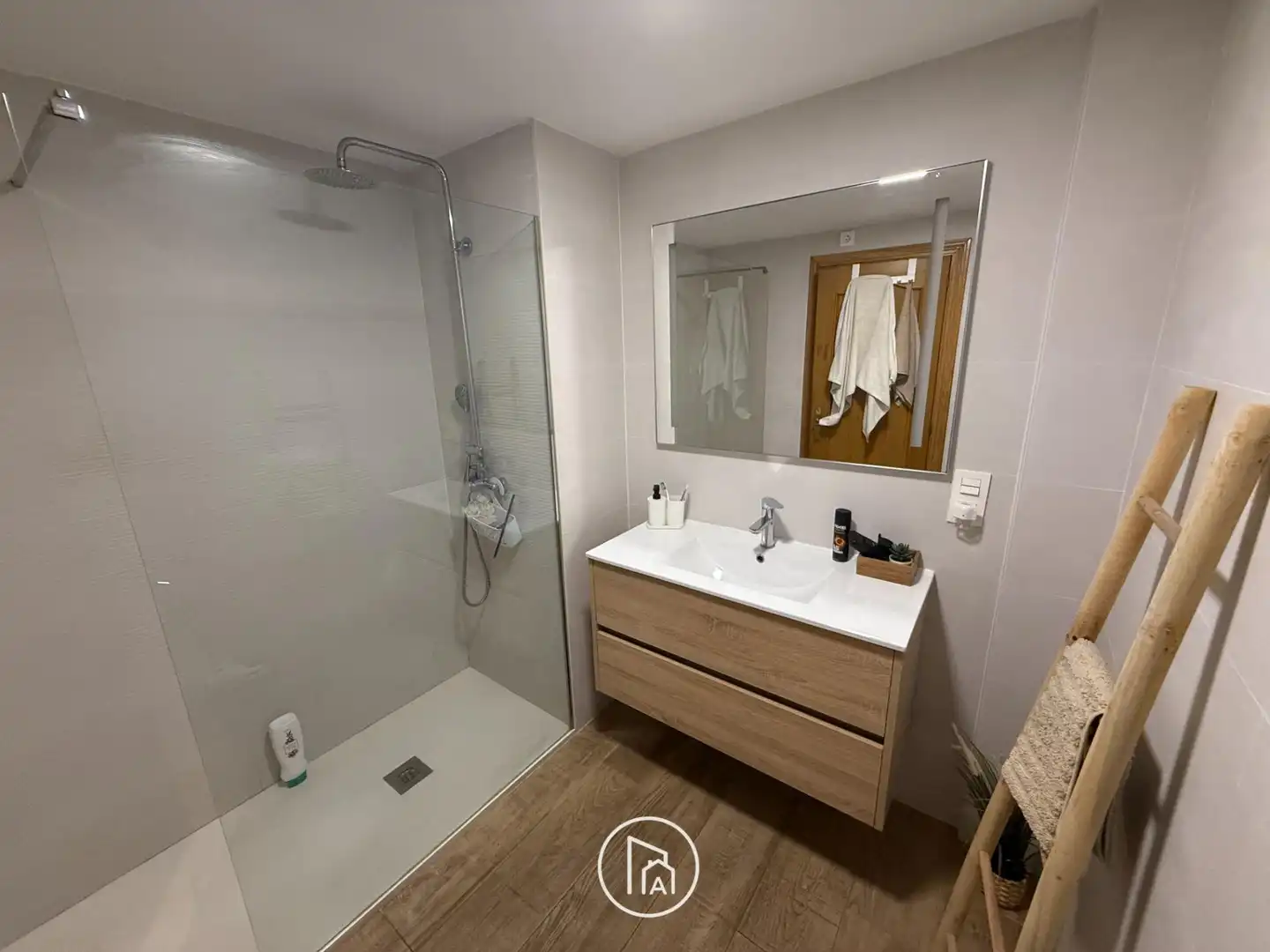 Baño de Ático en venta en Paterna con Parquet, Terraza y Trastero