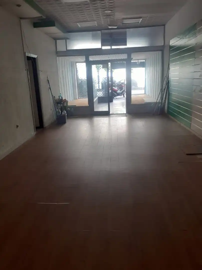 Local comercial de lloguer a Rúa Travesía de Vigo