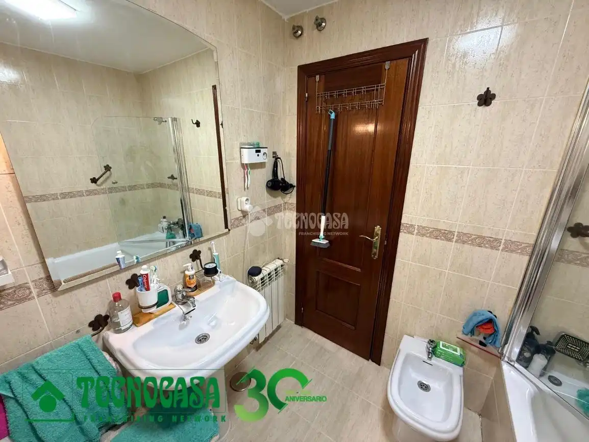Badezimmer von Wohnung zum Verkauf in Toledo mit Klimaanlage, Heizung und Terrasse