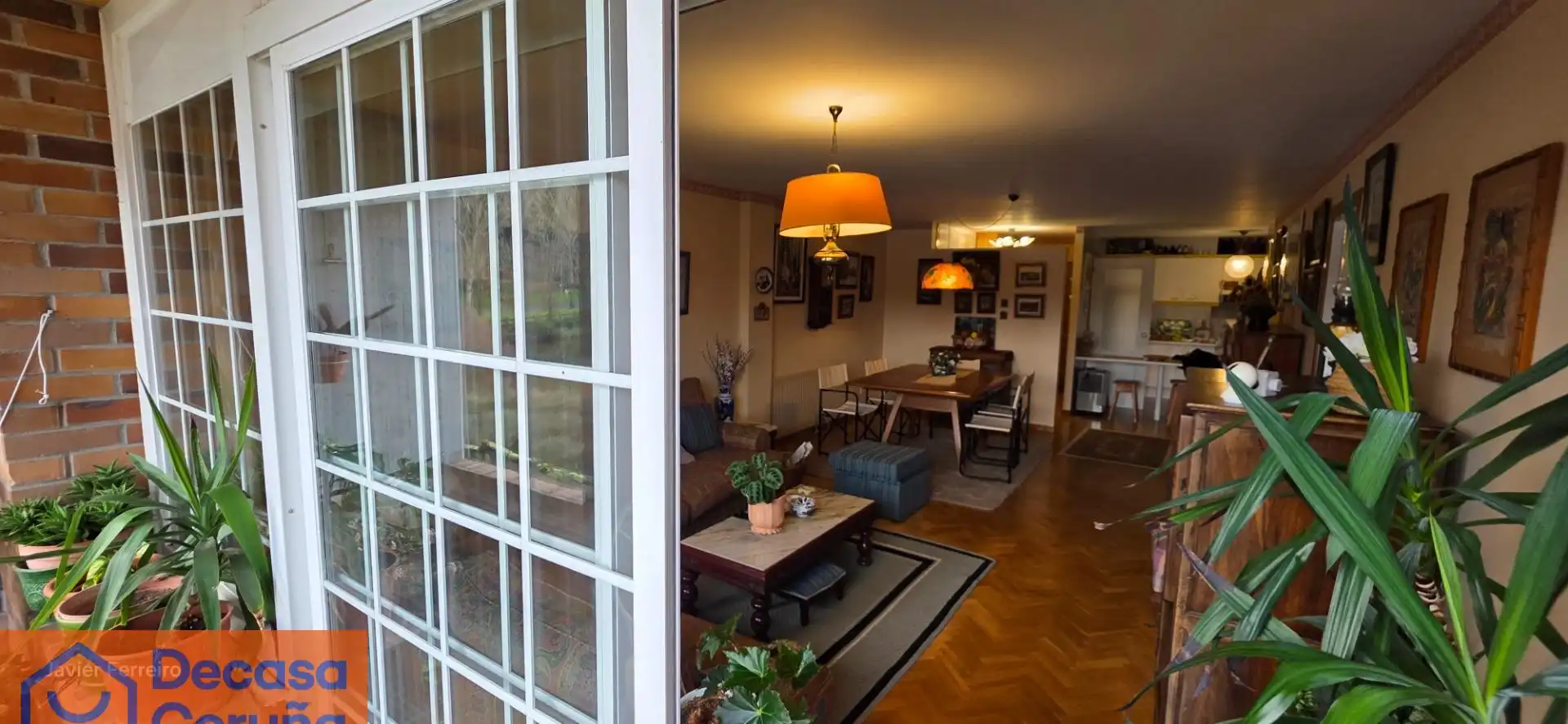 Sala de estar de Piso en venta en Oleiros con Calefacción, Terraza y Trastero