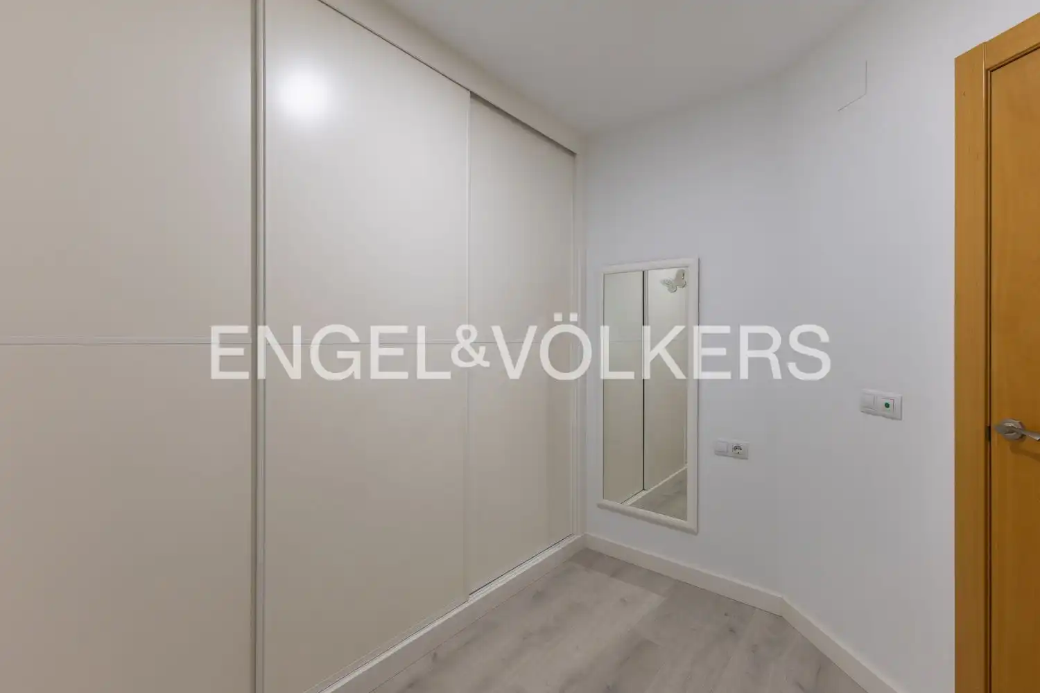 Bedroom of Flat for sale in Valencia  with Air Conditioner and Heating