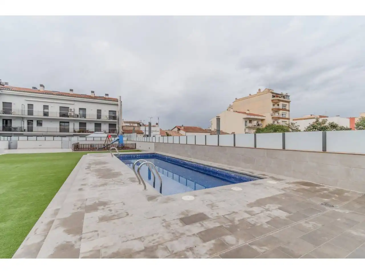 Piscina de Dúplex en venda en Salt amb Aire condicionat, Calefacció i Traster