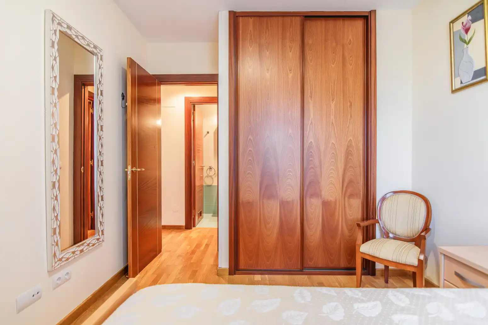Schlafzimmer von Wohnung zum Verkauf in Gozón mit Heizung, Privatgarten und Abstellraum
