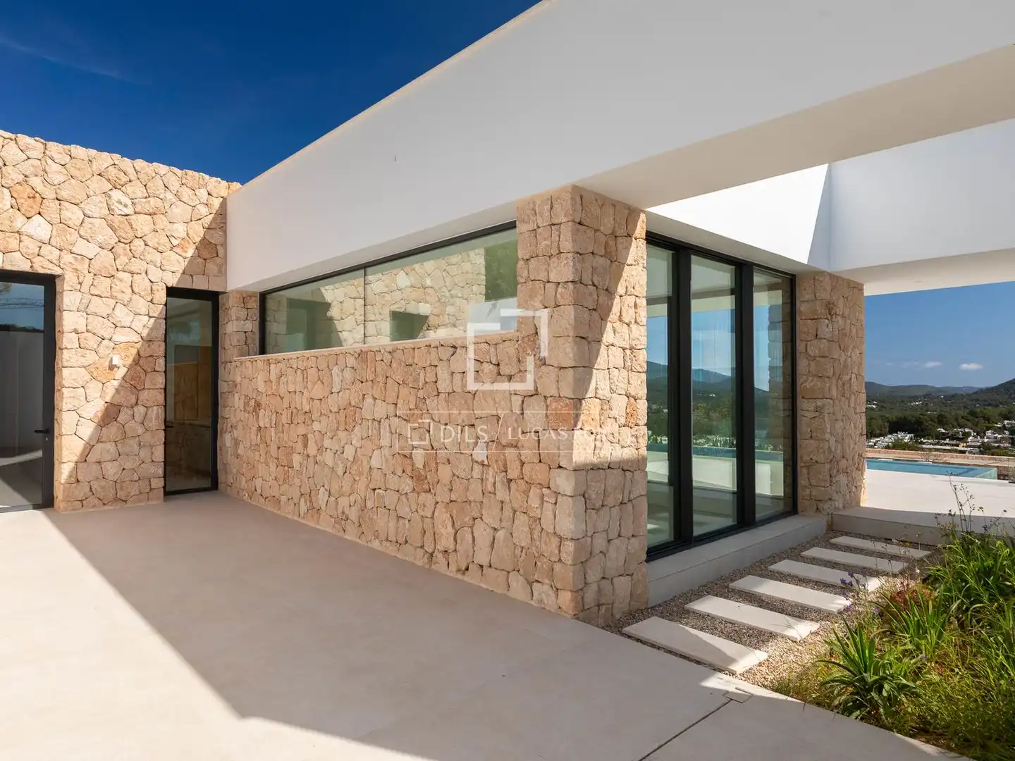 Vista exterior de Casa o chalet en venta en Santa Eulària des Riu con Aire acondicionado, Jardín privado y Terraza