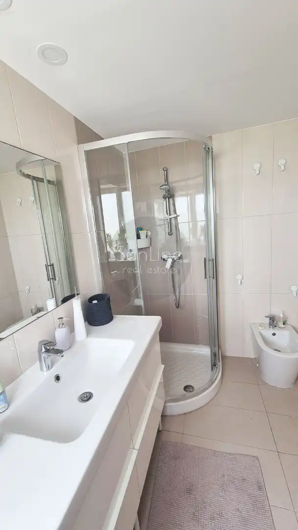 Bathroom of Houses for sale in L'Eliana  with Air Conditioner, Private garden and Terrace