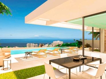 Detached house with pool for sale in Costa Adeje