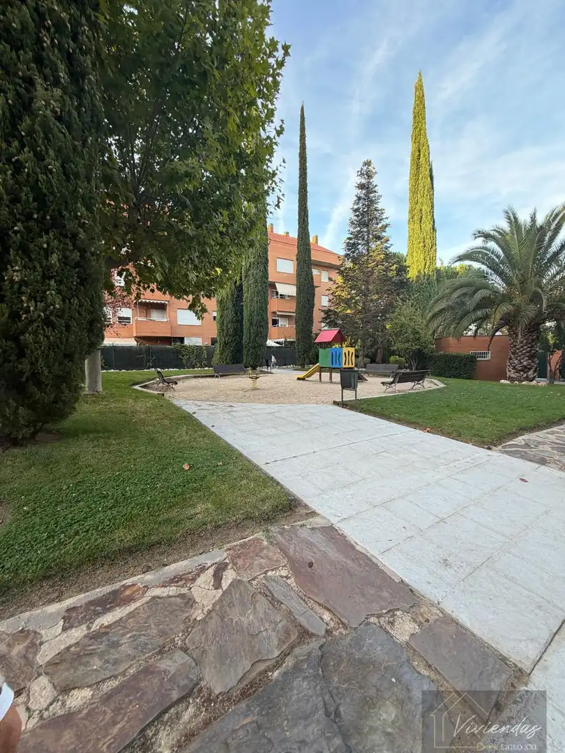Piso de alquiler en Sector B